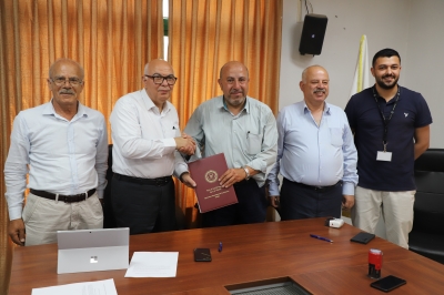 PARC signs an agreement to establish 6 km of water networks and install a pump in Al Majd and Deir Al Asal Al Fawqa in Hebron Governorate