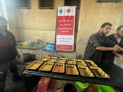 الإغاثة الزراعية توفر 1250 وجبة مفتول للأسر النازحة شمال قطاع غزة