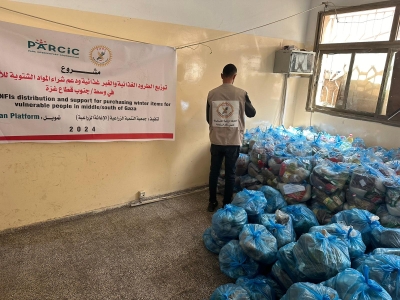 PARC Provides 900 Food Parcels for Displaced Families in the Central Region