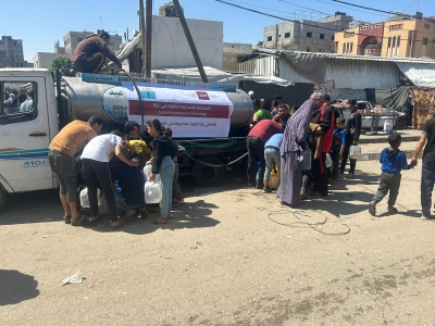 الإغاثة الزراعية توفر360 كوب مياه محلاة لمراكز الايواء في محافظة رفح 